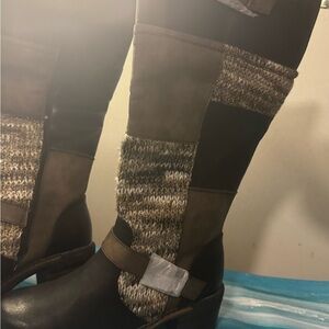 Muk Luks Women's Brown and Tan Heeled Boots